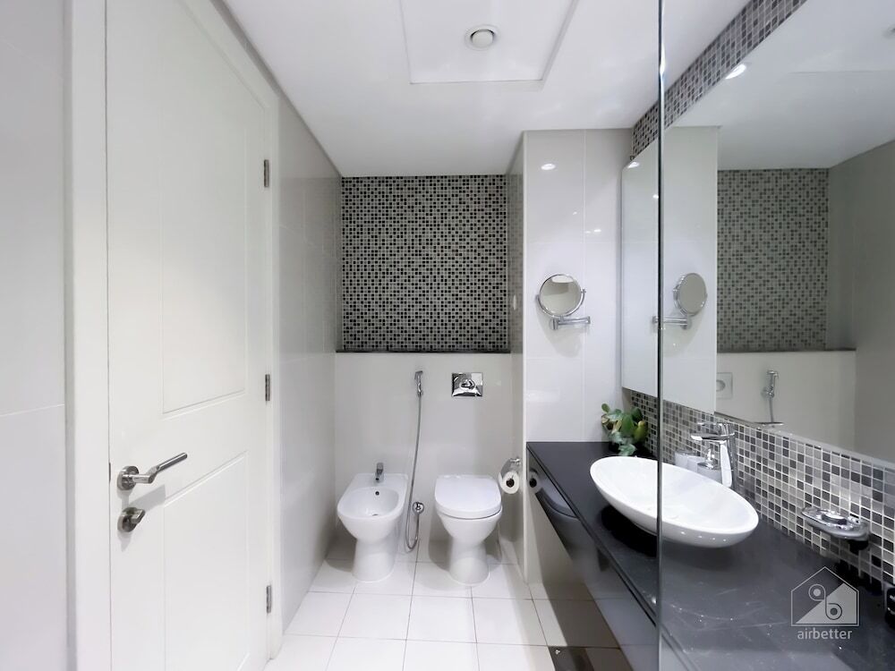 Дубай: Cozy 1b With Balcony in Business Bay