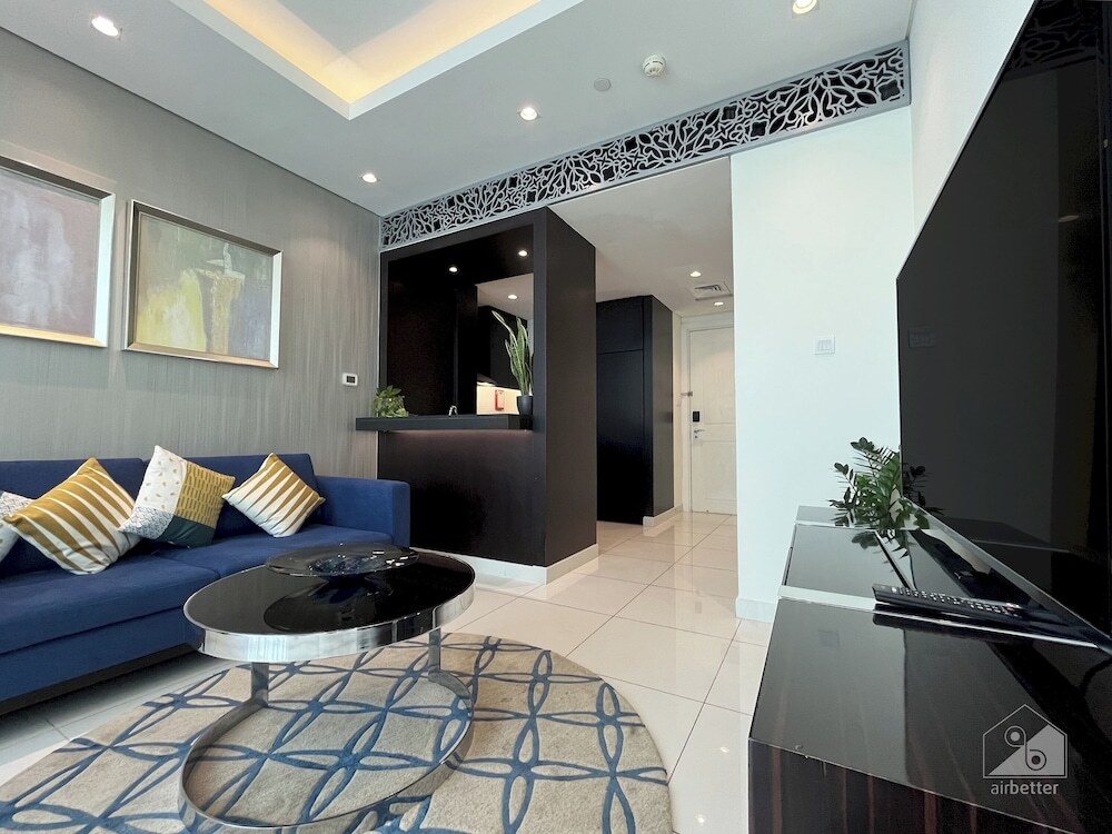 Дубай: Cozy 1b With Balcony in Business Bay