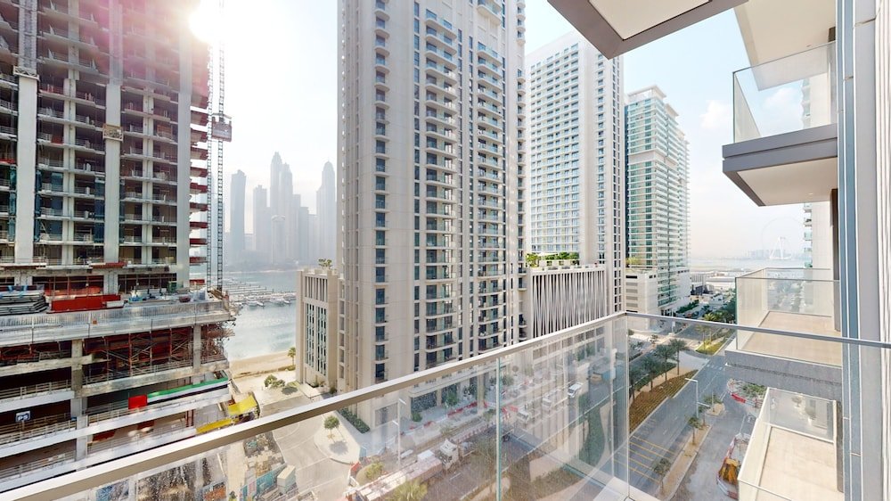 Дубай: Primestay- Beach Isle 2BR Dubai Harbour