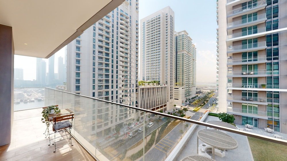 Дубай: Primestay- Beach Isle 2BR Dubai Harbour