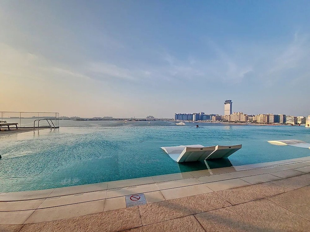 Дубай: Primestay- Beach Isle 2BR Dubai Harbour
