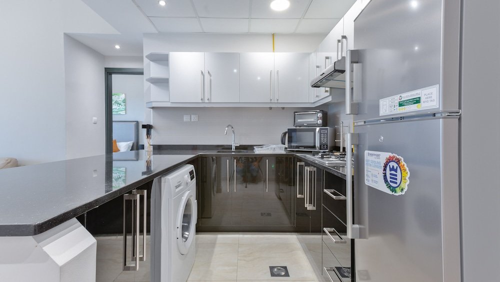 Дубай: Luxury StayCation - Vibrant 1BR Apartment With Pool and Huge Balcony