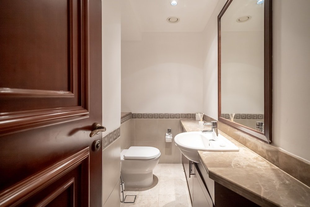Дубай: Stylish Urban 1BR Gem in Fairmont-90AB2