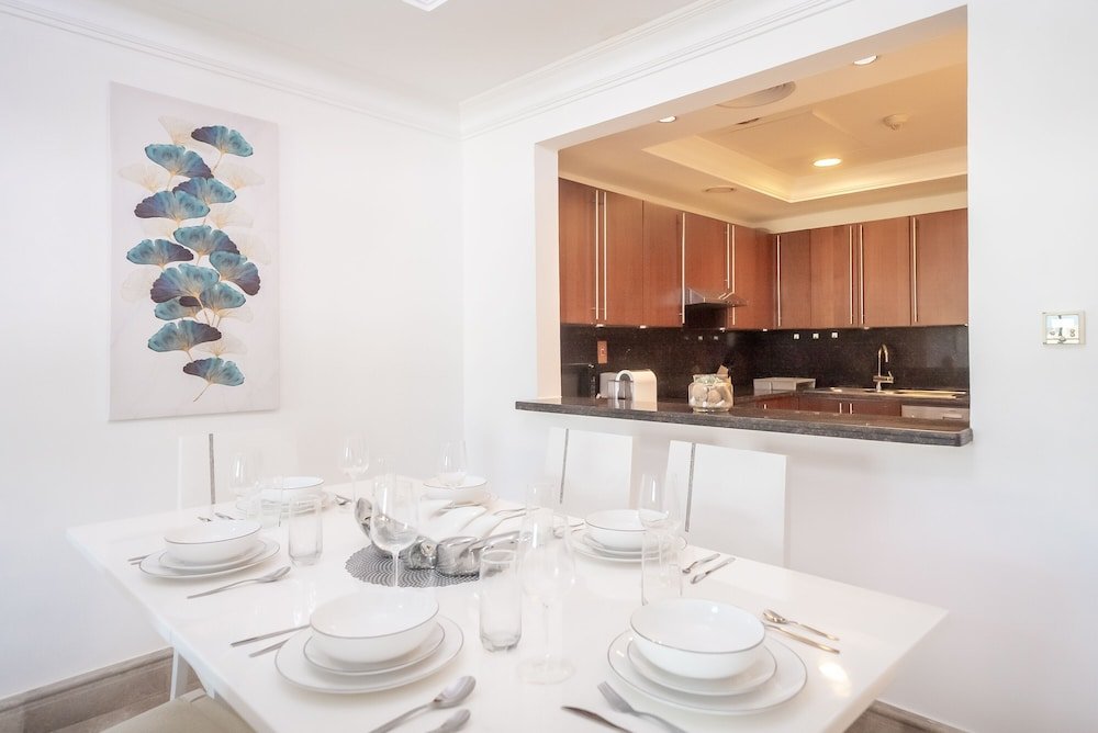 Дубай: Stylish Urban 1BR Gem in Fairmont-90AB2