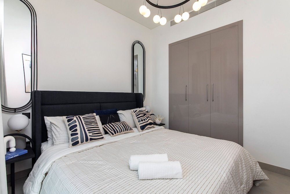 Дубай: Sobha waves 1BR with panoramic views
