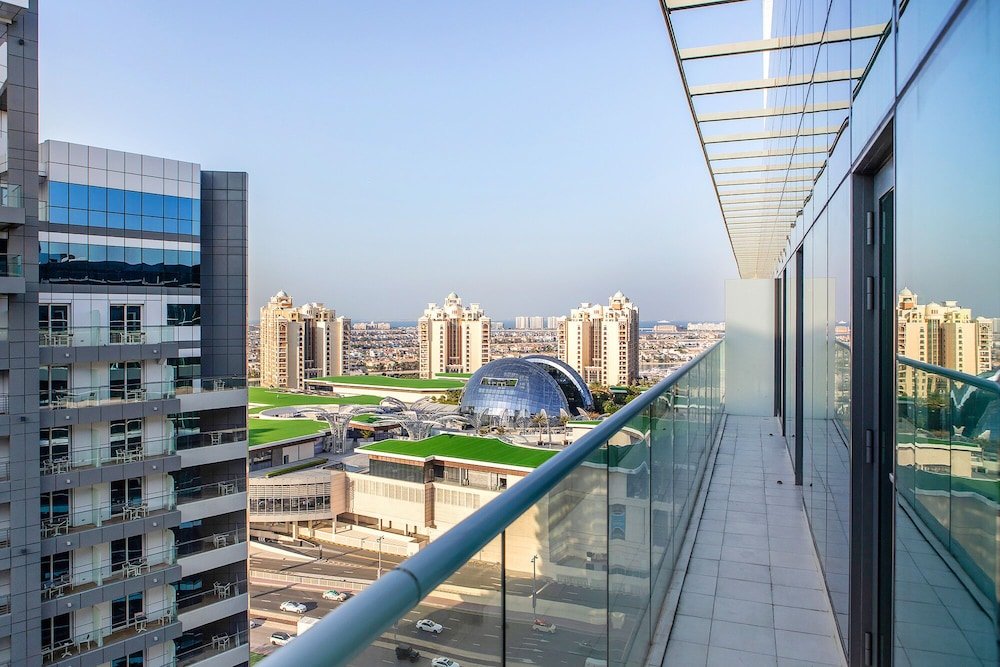 Дубай: New 2BR apartments at Seven Palm