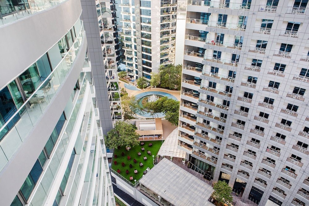 Дубай: New 2BR apartments at Seven Palm