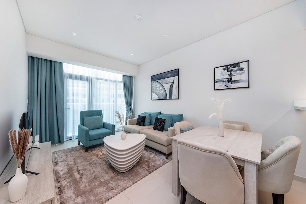 Дубай: New 2BR apartments at Seven Palm