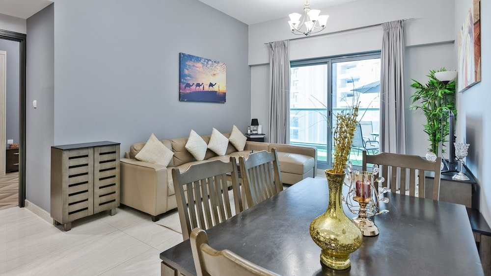 Дубай: Luxury StayCation - Elegant 1BR Apartment in the Heart of Dubai
