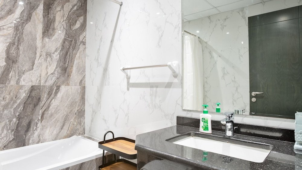 Дубай: Luxury StayCation - Elegant 1BR Apartment in the Heart of Dubai