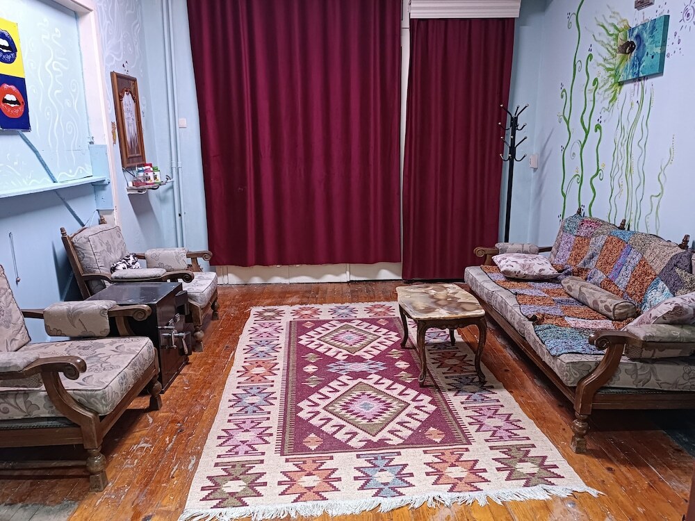 Измир: Ermita Hostel