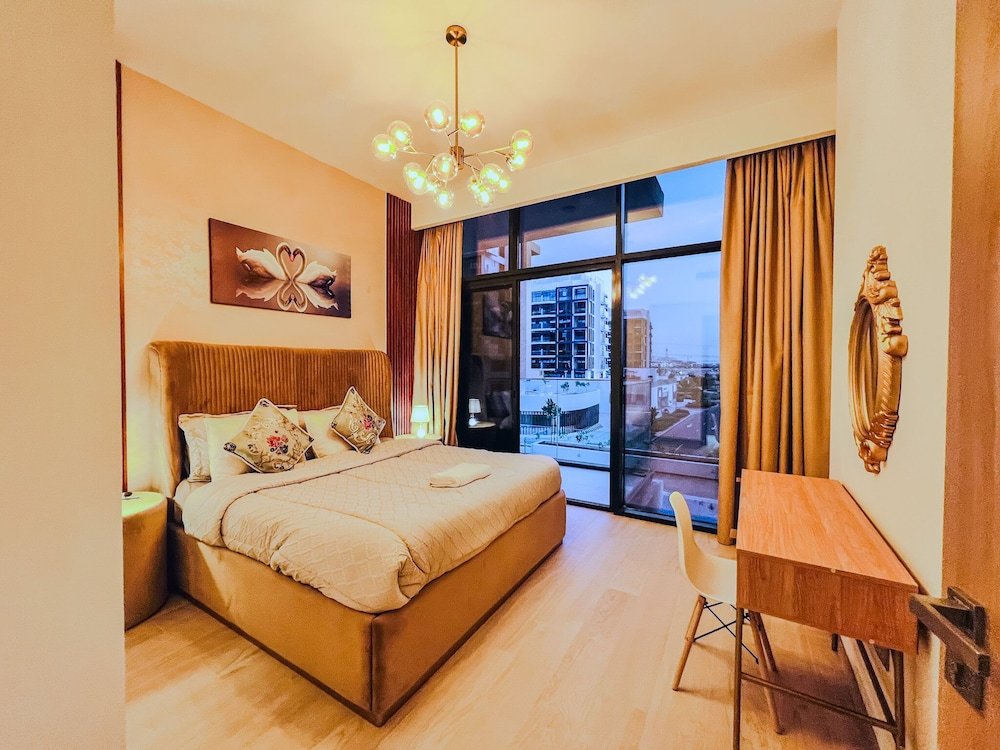 Дубай: Cosmos Living MBR City 9 min Burj Khalif