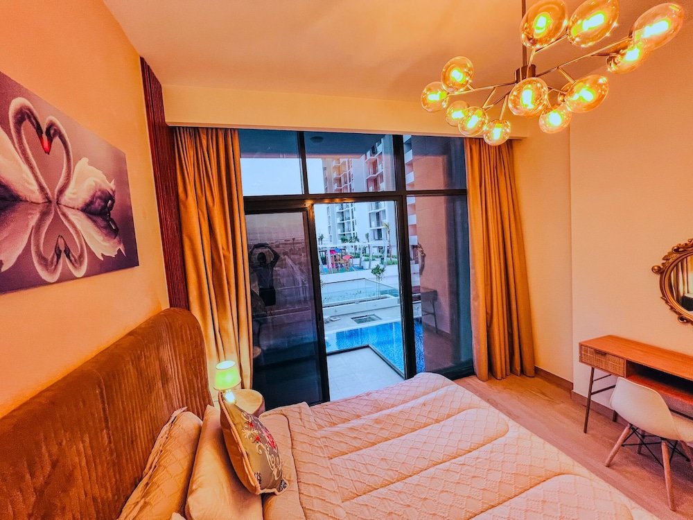 Дубай: Cosmos Living MBR City 9 min Burj Khalif