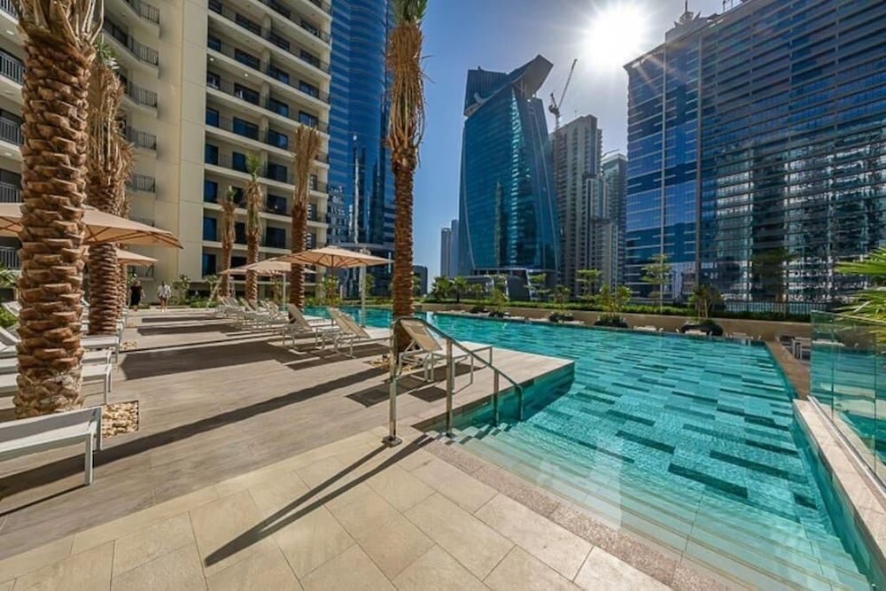 Дубай: Quiet 1BR with river view