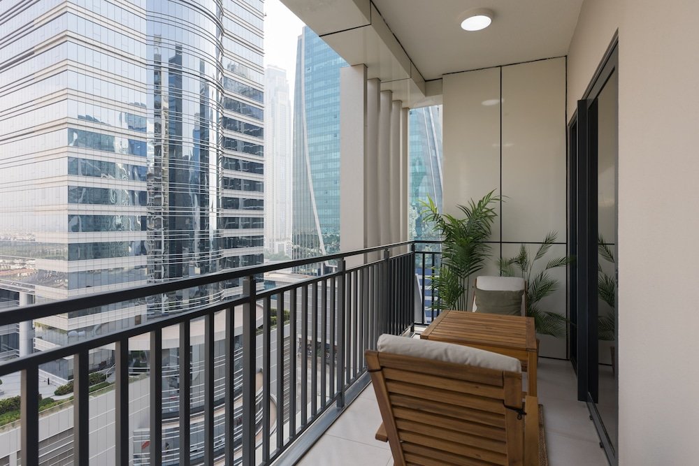 Дубай: Quiet 1BR with river view