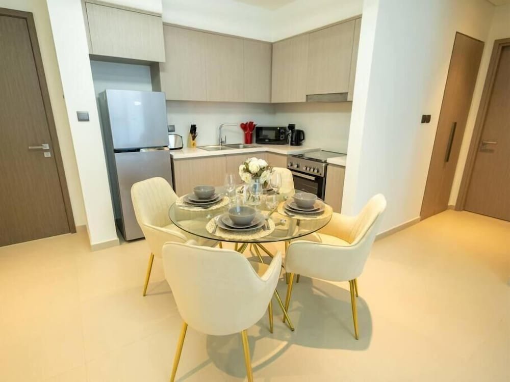Дубай: Mh- Modern 1-bedroom Abode Ref - 4004