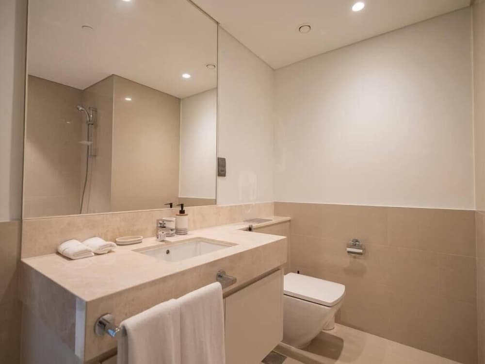Дубай: Mh- Modern 1-bedroom Abode Ref - 4004