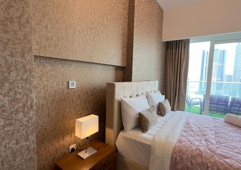 Дубай: Mh- Lovely 1 Bhk Burj Khalifa View Ref- 26017