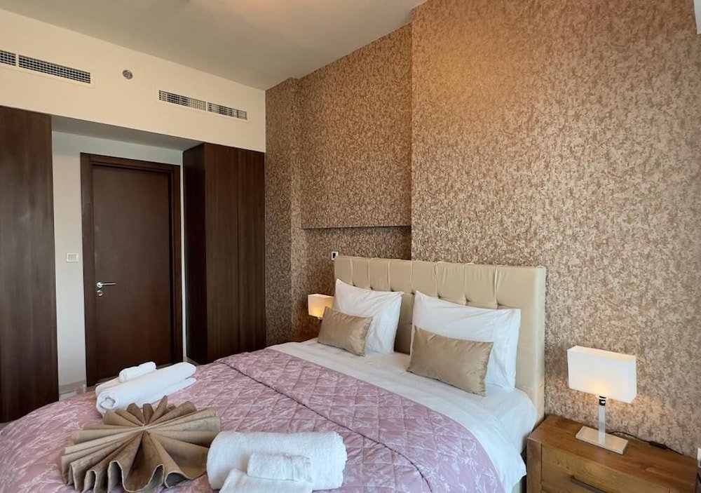 Дубай: Mh- Lovely 1 Bhk Burj Khalifa View Ref- 26017