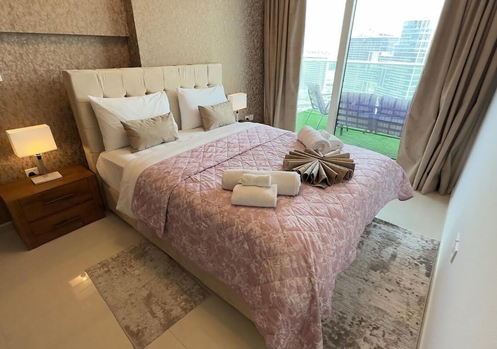 Дубай: Mh- Lovely 1 Bhk Burj Khalifa View Ref- 26017