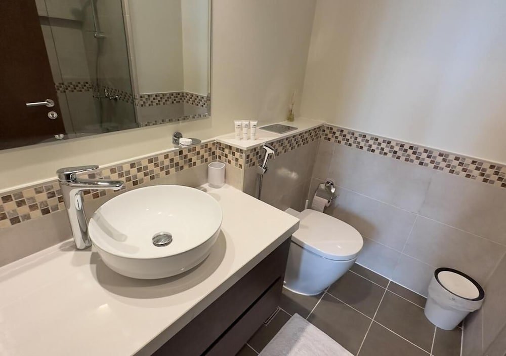 Дубай: Mh- Lovely 1 Bhk Burj Khalifa View Ref- 26017