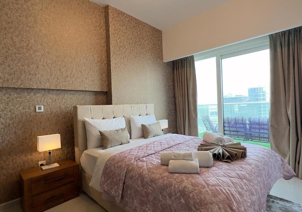 Дубай: Mh- Lovely 1 Bhk Burj Khalifa View Ref- 26017