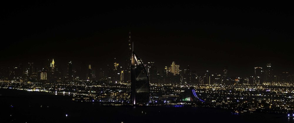 Дубай: LUX  Iconic Views at Palm Tower Studio 2