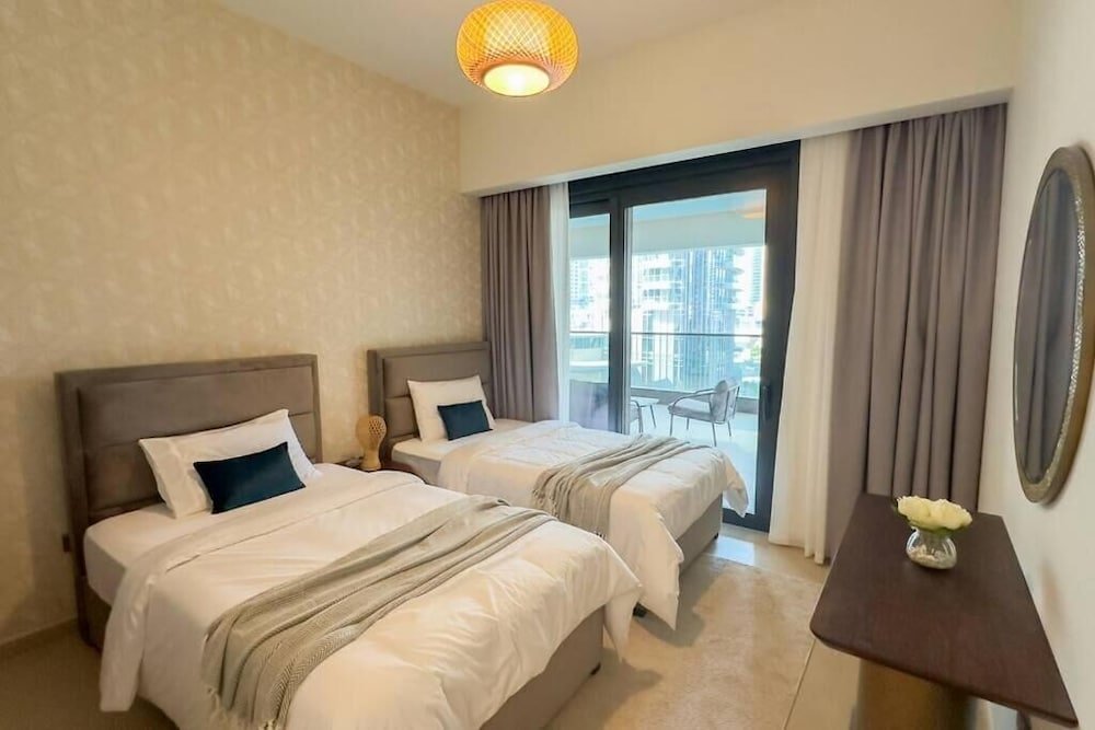 Дубай: Mh - Stylish 2-bedroom Residence Ref 4100