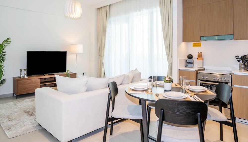 Дубай: HomesGetaway-Lavish2BR in CreekBayshore4