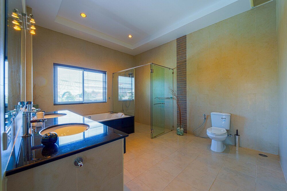Хуахин: Luxurious 5-Bed Private Pool Villa - PV5
