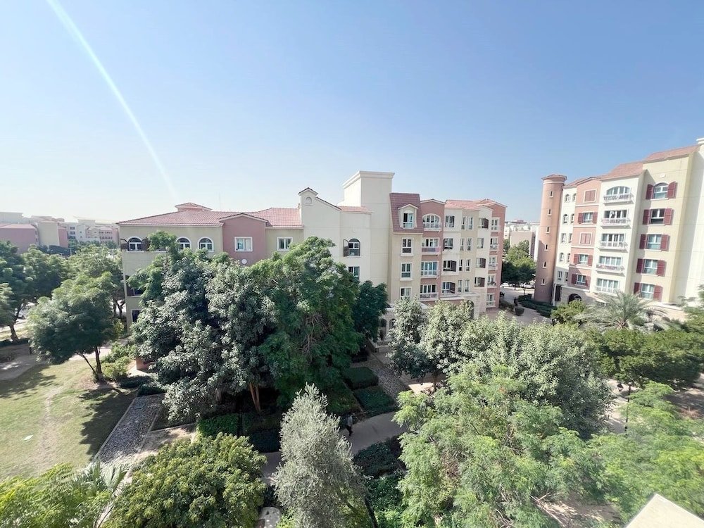 Дубай: Cosmos Living Discovery Gardens Sleeps 4