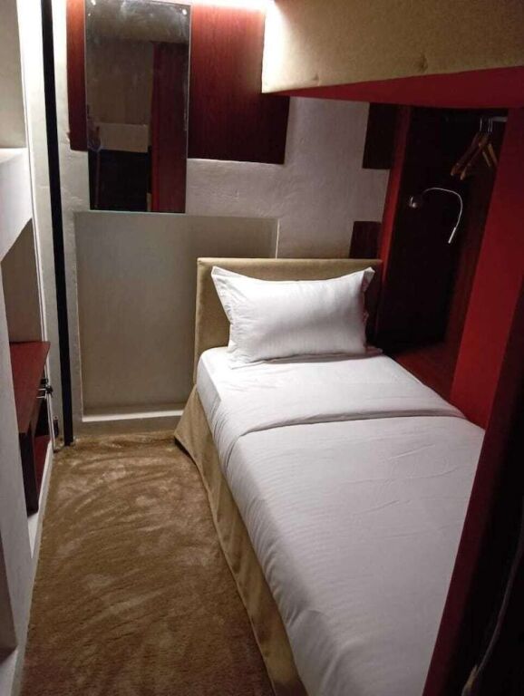 Дубай: Hyba Pod Hostel & Hotel