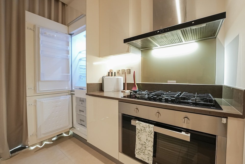 Дубай: Luxe Living - Spacious 2BR - Marina Gate