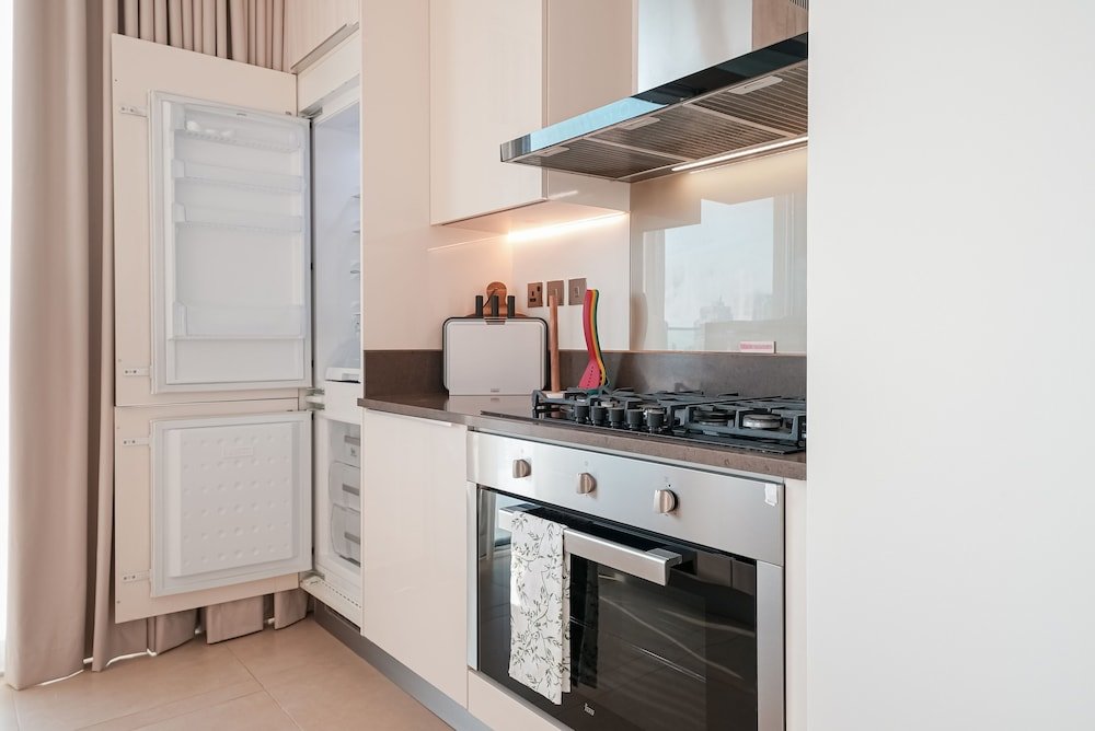 Дубай: Luxe Living - Spacious 2BR - Marina Gate