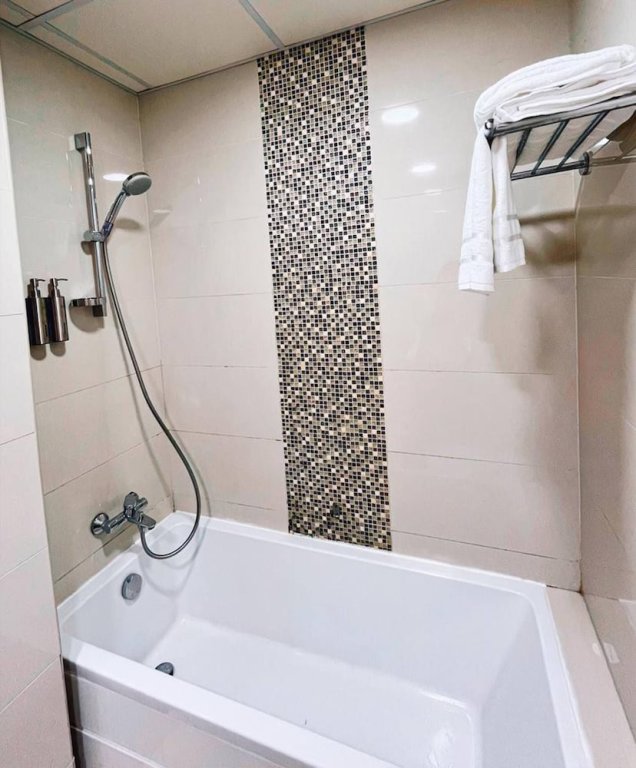 Дубай: Lux High Rise Marina Apartment