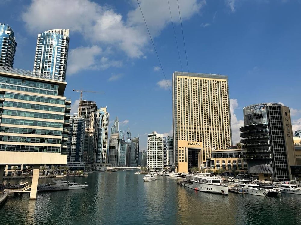 Дубай: Lux High Rise Marina Apartment