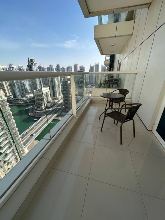 Дубай: Lux High Rise Marina Apartment