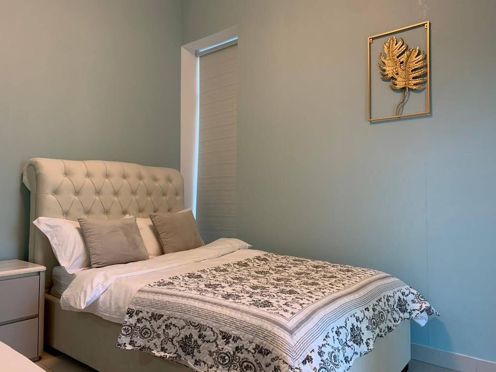 Дубай: Lux High Rise Marina Apartment