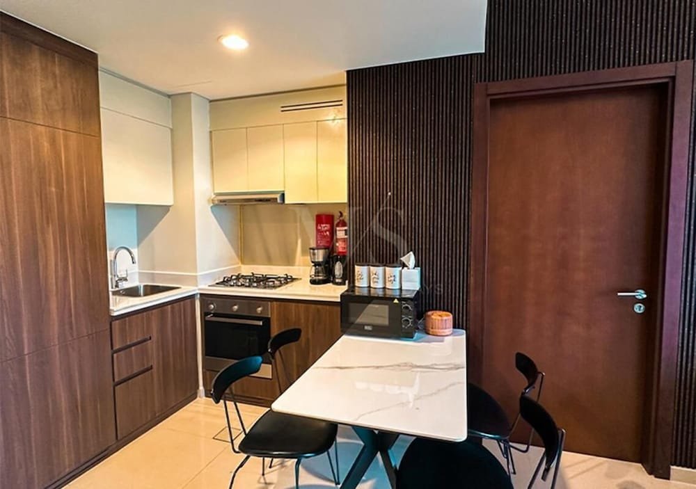 Дубай: Mh- Beautiful 2 Bhk Canal View in Reva Residence Ref 24016