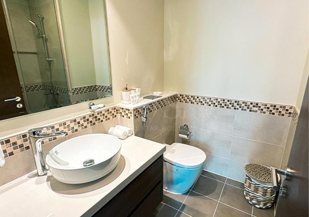 Дубай: Mh- Beautiful 2 Bhk Canal View in Reva Residence Ref 24016