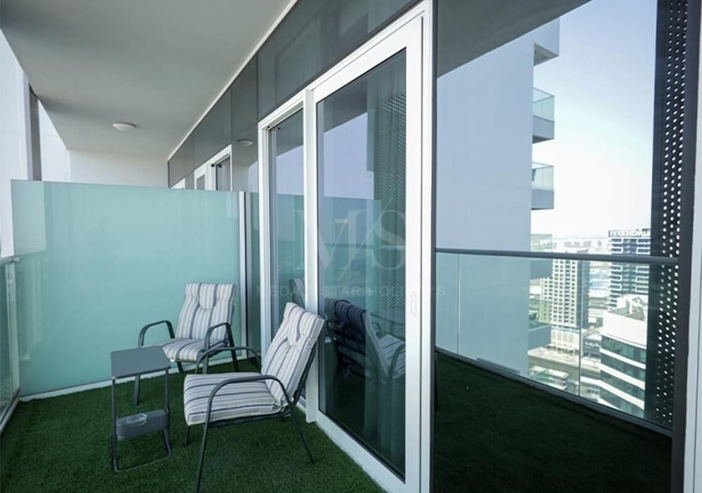 Дубай: Mh-1 Bhk With Stunning Canal View in Reva Residence Ref 26005
