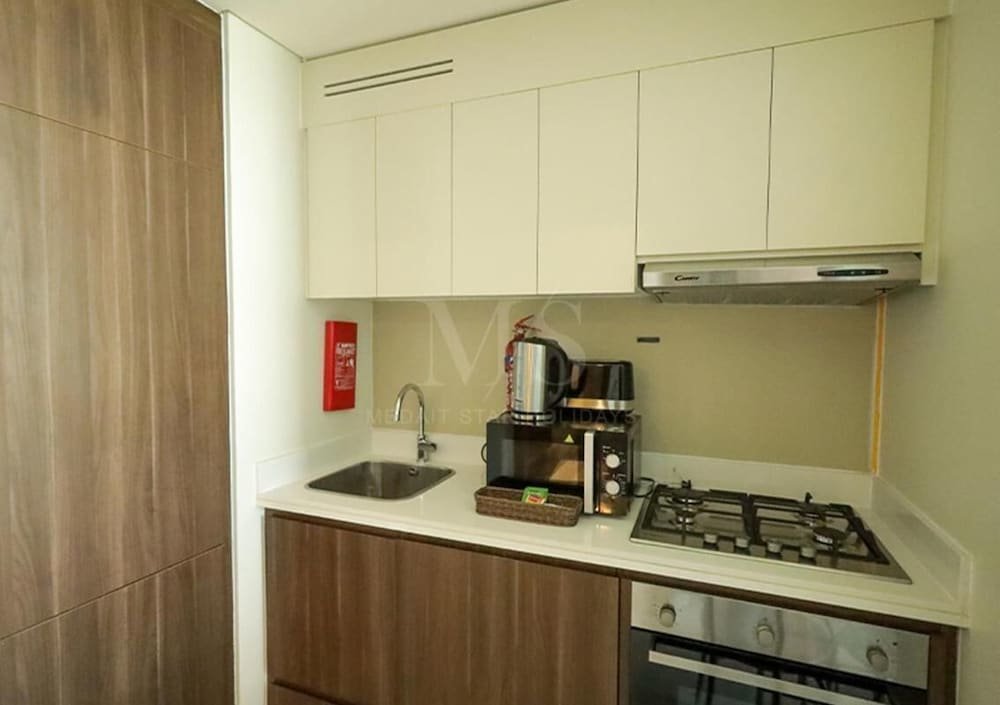 Дубай: Mh-1 Bhk With Stunning Canal View in Reva Residence Ref 26005