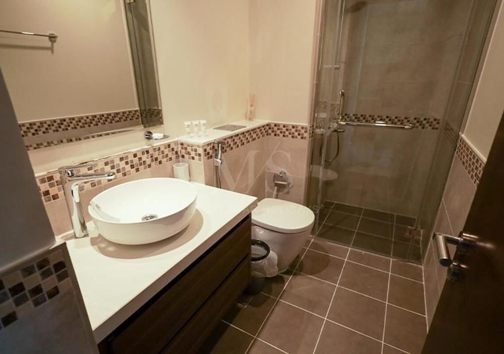 Дубай: Mh-1 Bhk With Serene Canal View in Reva Residence Ref 26009