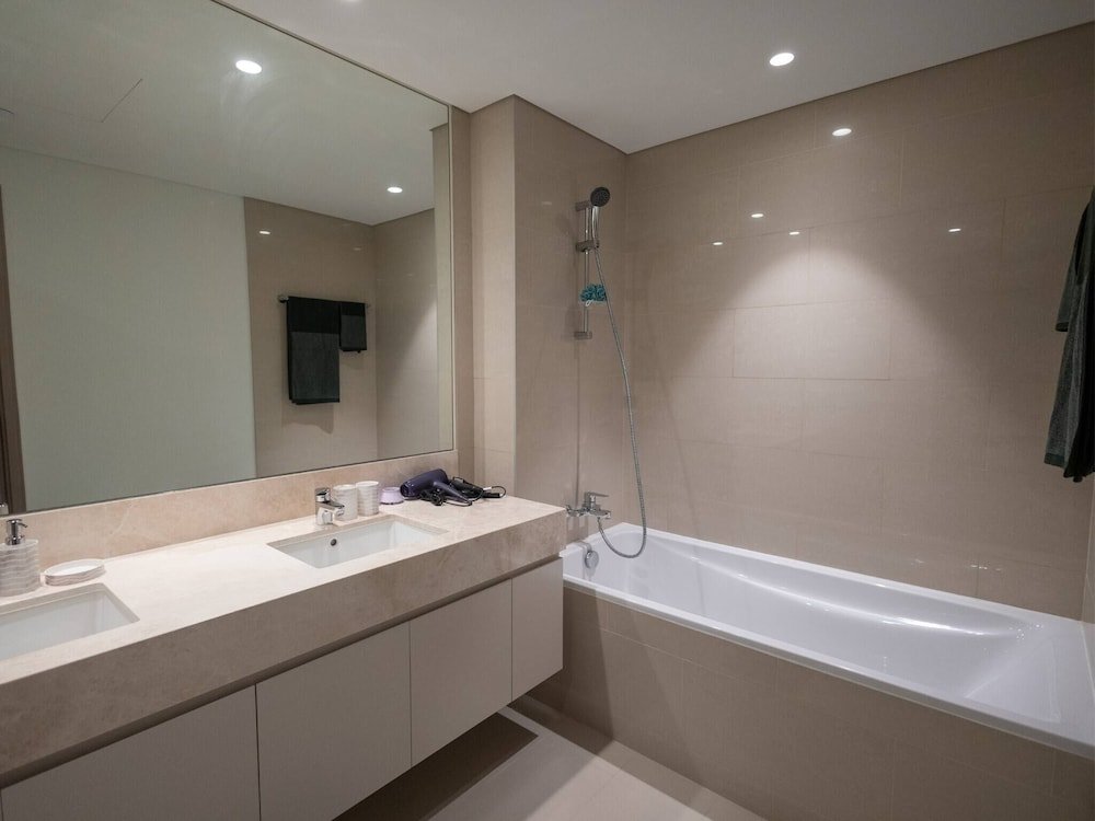 Дубай: Mh-act One Act Two-2bhk-ref401