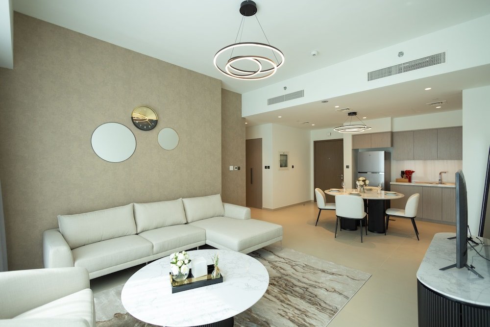 Дубай: Mh - Act One Act Two - 2bhk- Ref3002