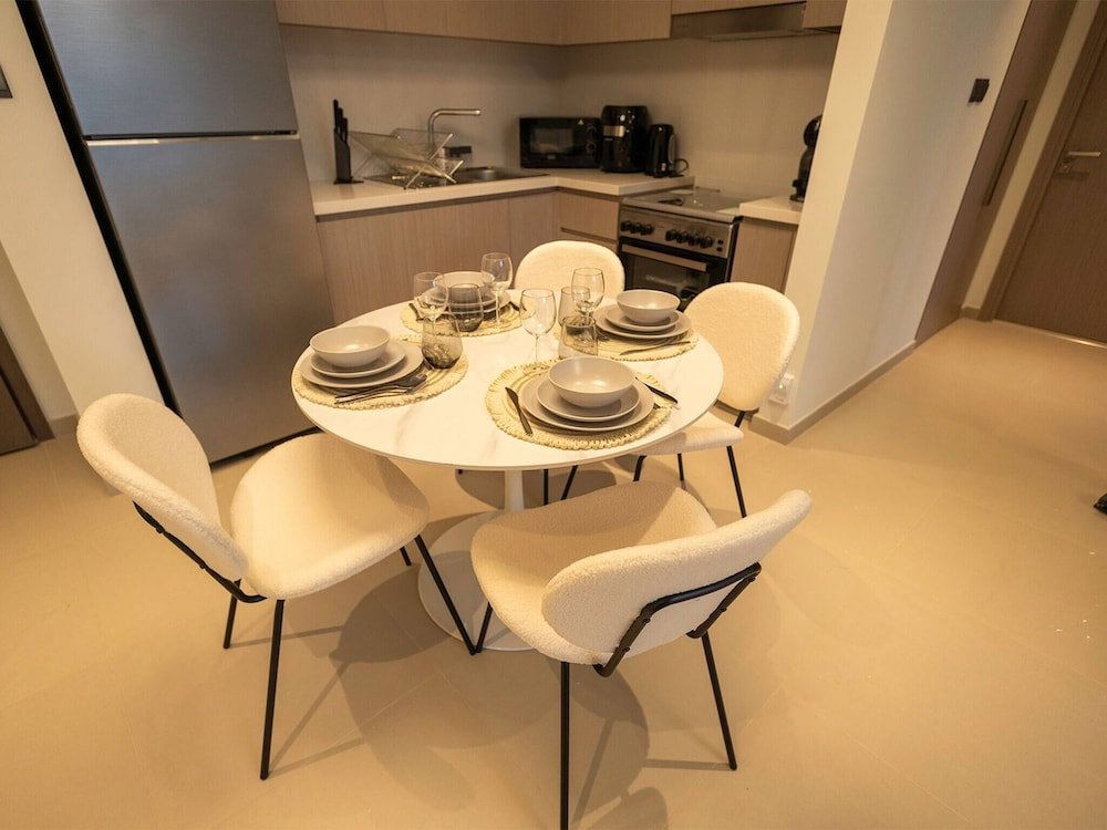 Дубай: Mh - Act One - 1bhk - Ref504
