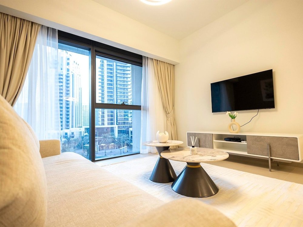 Дубай: Mh - Act One - 1bhk - Ref504