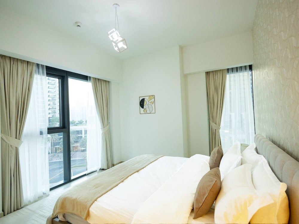 Дубай: Mh - Act One Act Two - 2bhk - Ref503