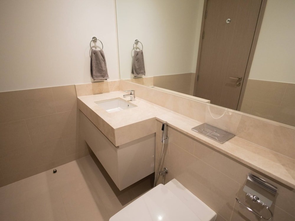 Дубай: Mh - Act One Act Two - 2bhk - Ref503