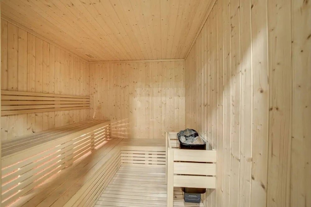 Дубай: Mh - Act One Act Two - 2bhk - Ref2202